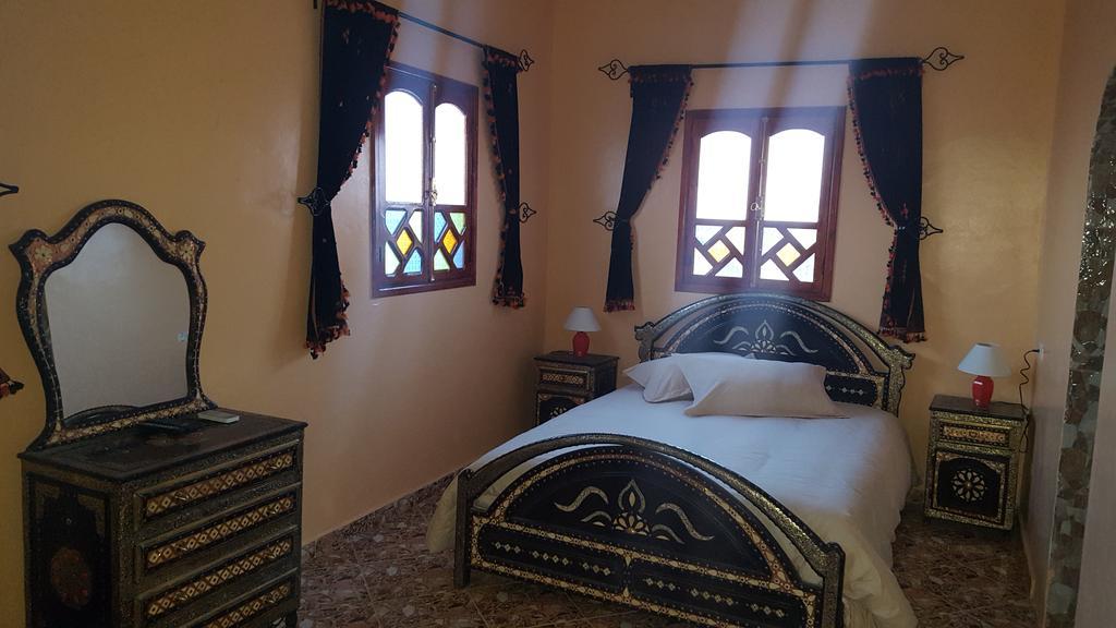 Dar Ilyana Ait Tiourhza Exterior foto