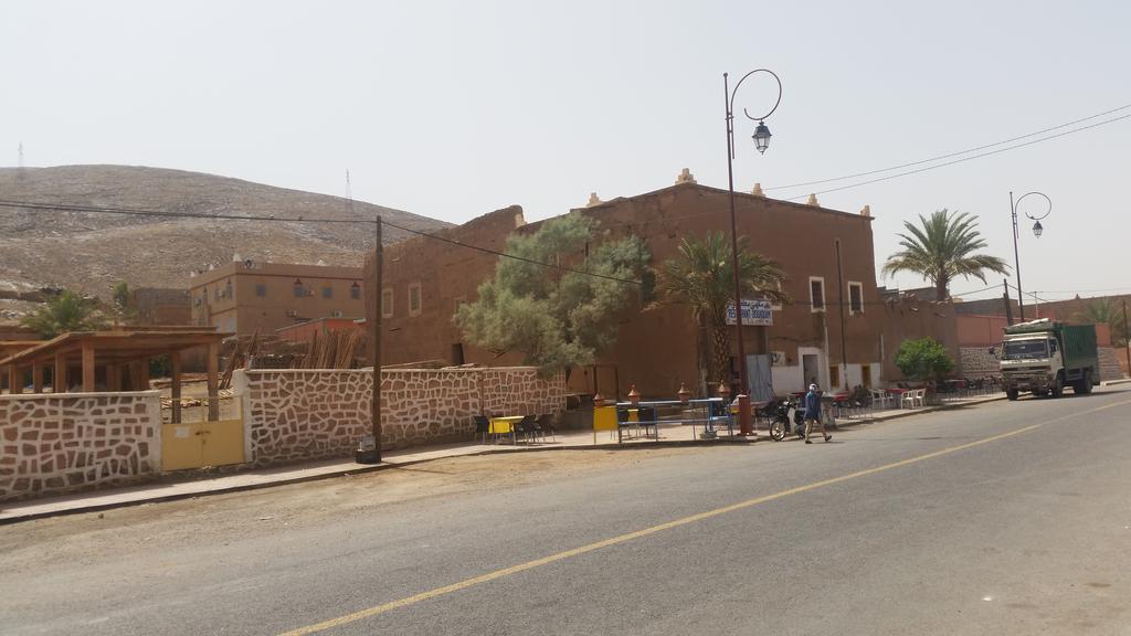 Dar Ilyana Ait Tiourhza Exterior foto